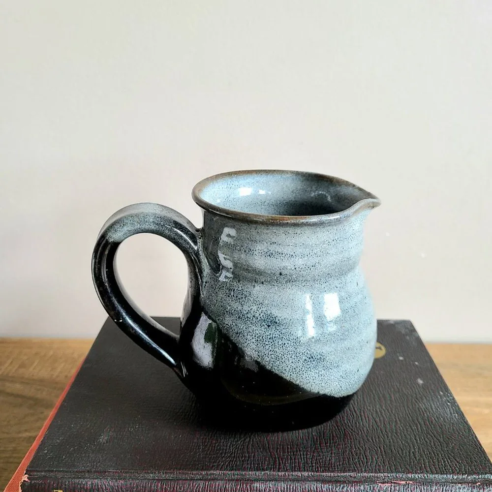 Hand made ceramic blue and black pitcher/creamer. - Picture 3 of 9
